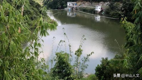 鎮(zhèn)內(nèi)著名漂流項目 國家3A級旅游景區(qū)